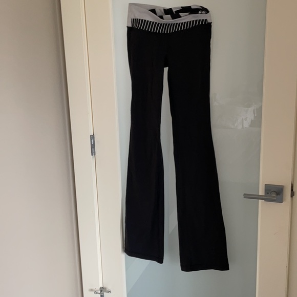 Lululemon Astro pants - Picture 4 of 4